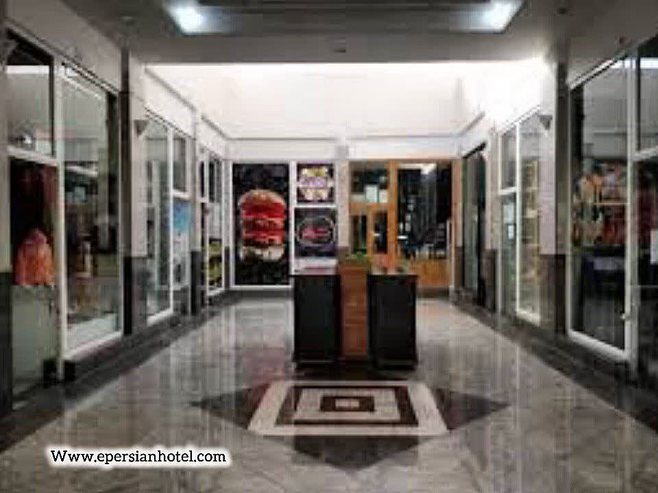 فضای داخلی  مرکز خرید عقیق مشهد